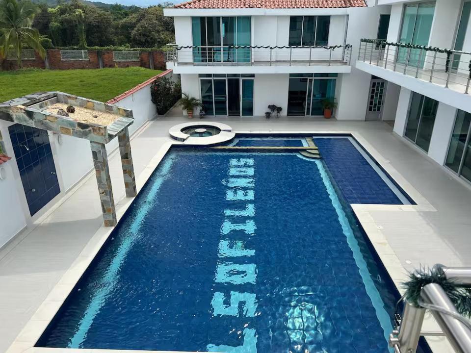 Villa Moderna con Piscina Privada - Ferienwohnung Colombia