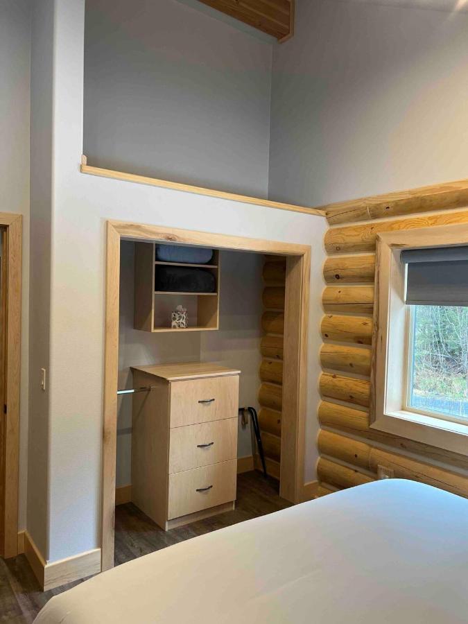 Clear Creek Cabins - B&B Seward