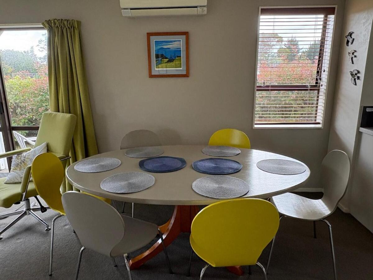 Coastal Escape in Raumati South - Ferienwohnung Raumati Beach