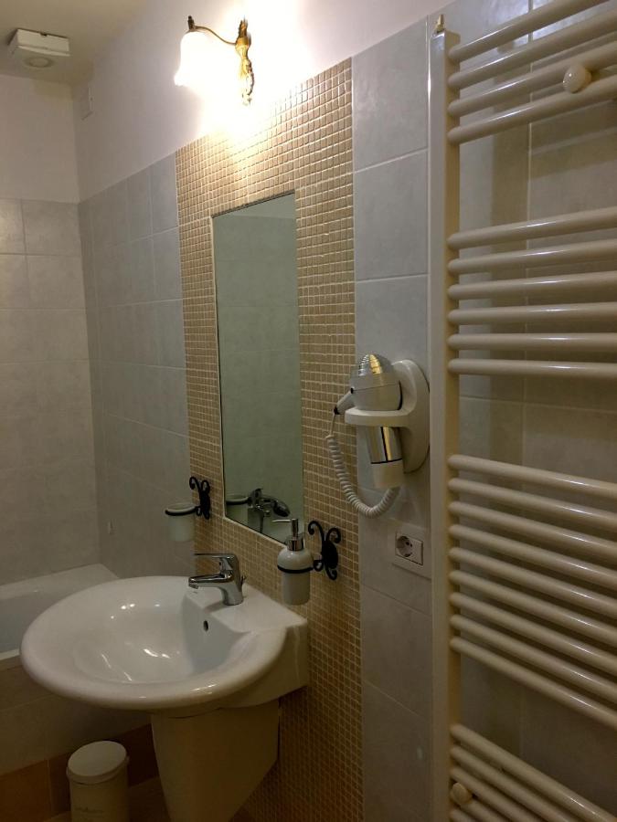 Triple Room with Bath