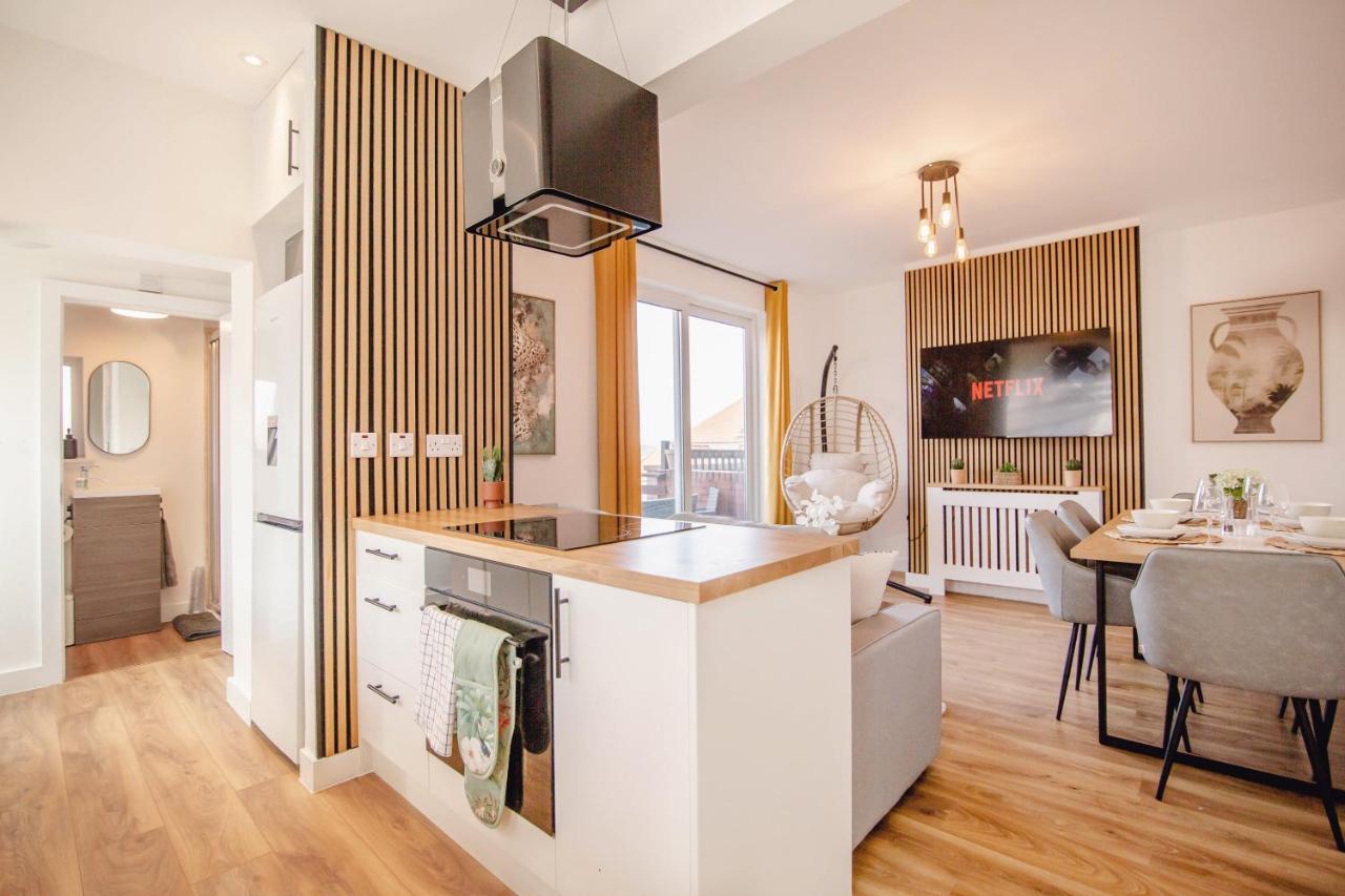 Golden Luxury Retreat 2 Bath Parking 16PPL - B&B Hoyland Nether