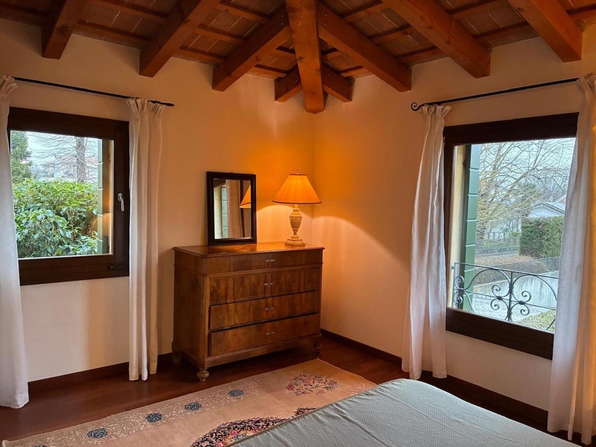 3 bedrooms villa with garden in a residential setting - B&B Villa Cameroni