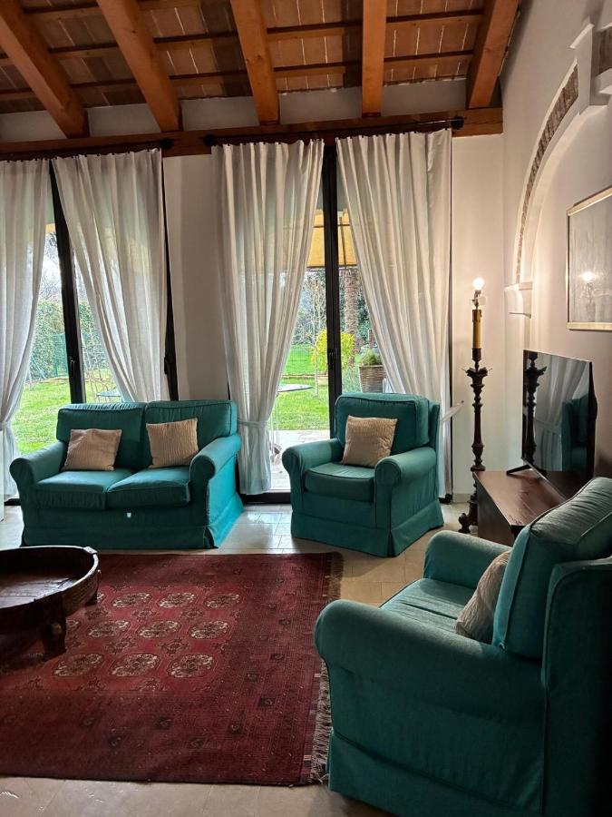 3 bedrooms villa with garden in a residential setting - B&B Villa Cameroni