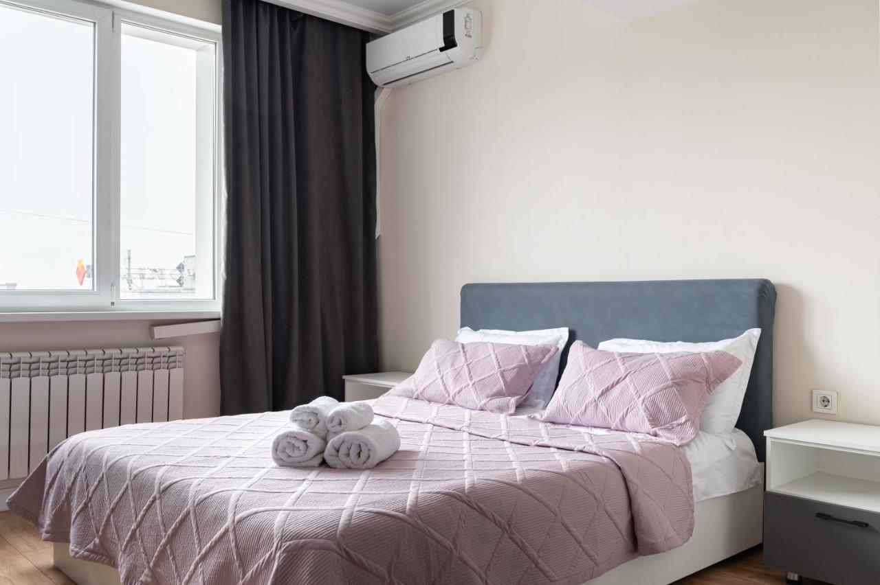 One Bedroom Apartment Near Arbat In The Golden Square of Almaty - Chambres d'hôtes Almaty