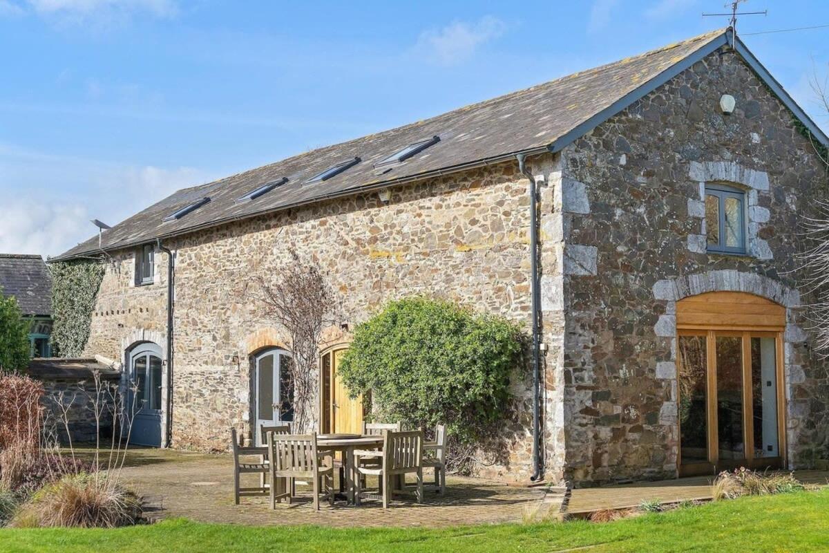 Spacious Farmhouse on the Edge of Dartmoor - B&B Ashburton