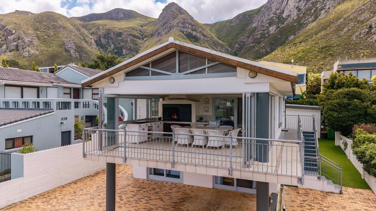 Voëlklip Family Home - Ocean Views - Sleeps 14 - Chambres d'hôtes Hermanus