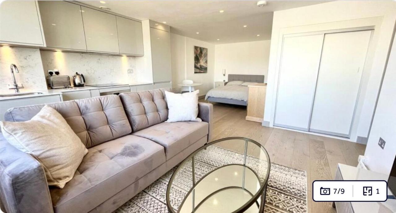 Stylish 1-Bed Flat with City Views - B&B Brístol