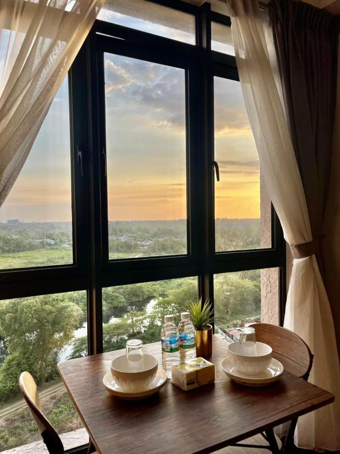 K AVENUE SUNSET BALCONY 2QUEEN BEDS STUDIO ROOM near airport - Chambres d'hôtes Donggongon