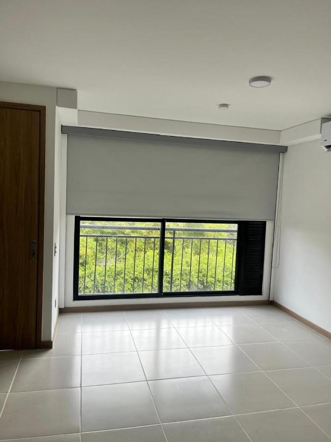 Comfort & Convenience Styling Loft in the Heart of the University Distric - B&B Cali