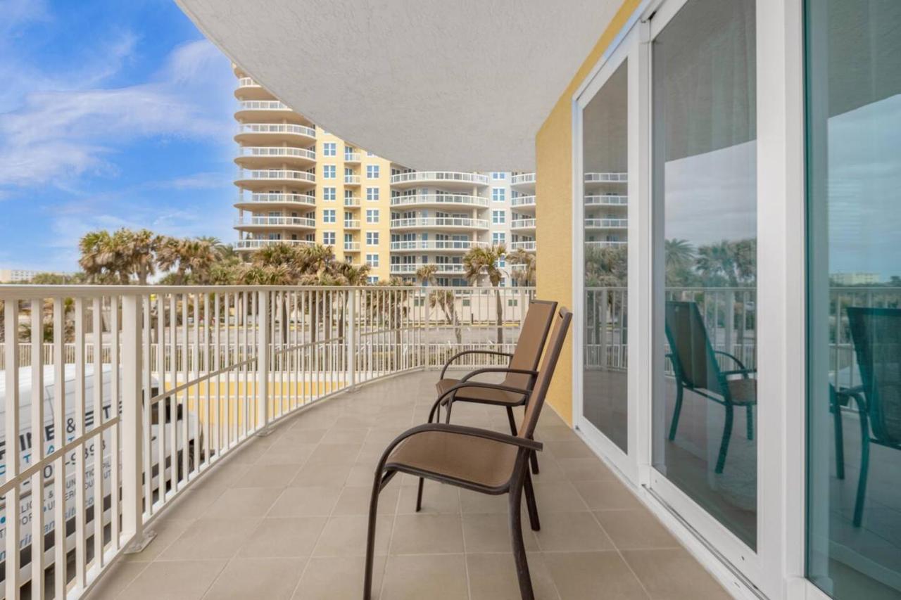 Beachfront Condo with Spacious Balcony - B&B Daytona Beach