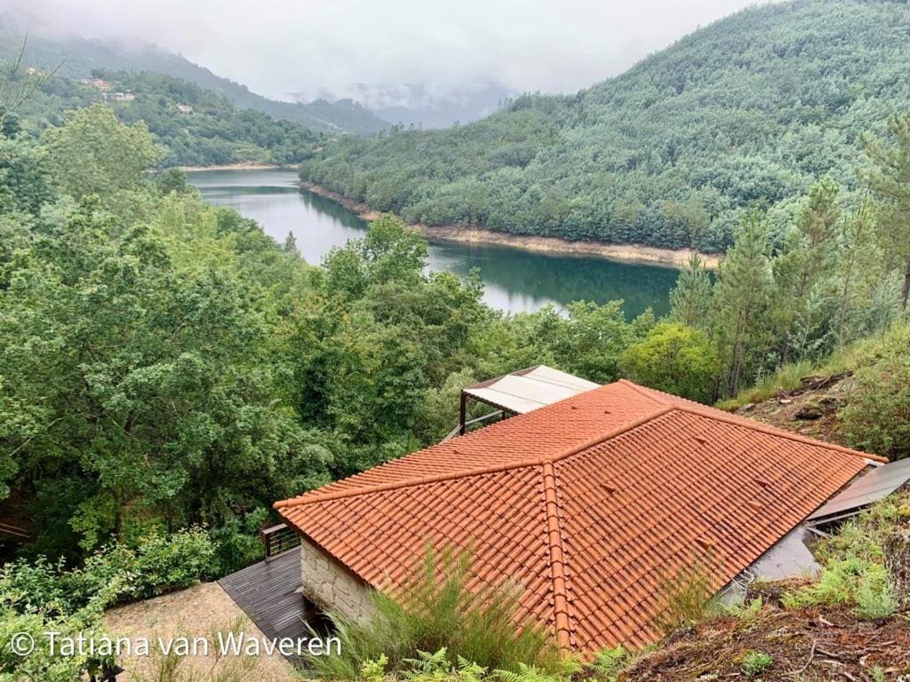 Sorte do Jugo - Lakeside cottage with private beach - Bed and Breakfast Vieira do Minho