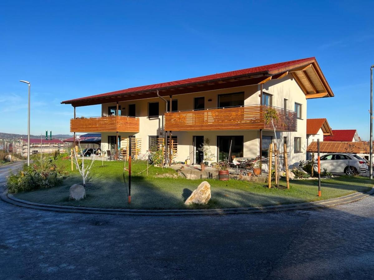 Moderne Wohnung mit Alpenblick in Chiemseenähe - Ferienwohnung Grassau