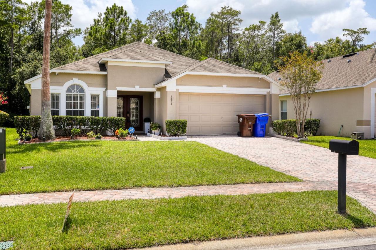 Stylish retreat with a private, heated pool, central AC, & garage game room - B&B Kissimmee