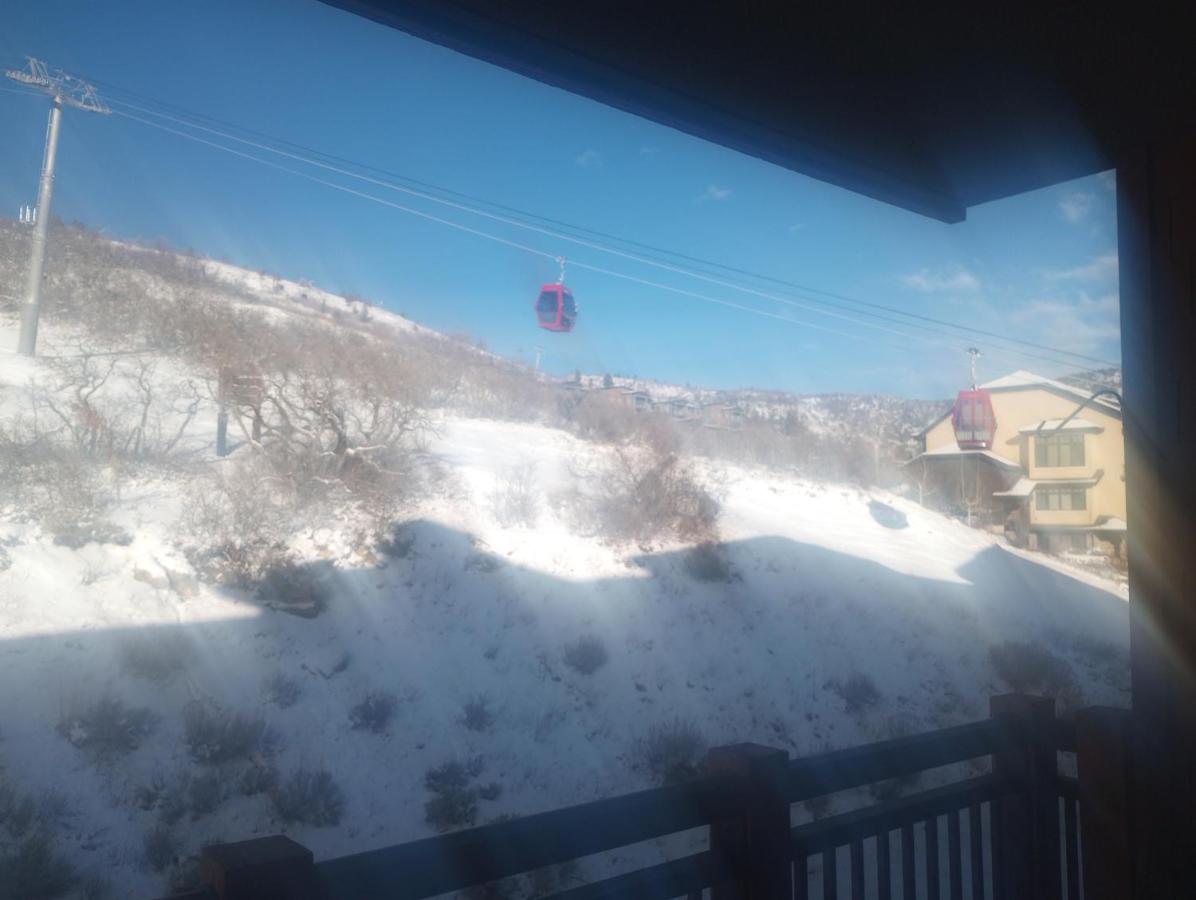 Suite with Mountain View