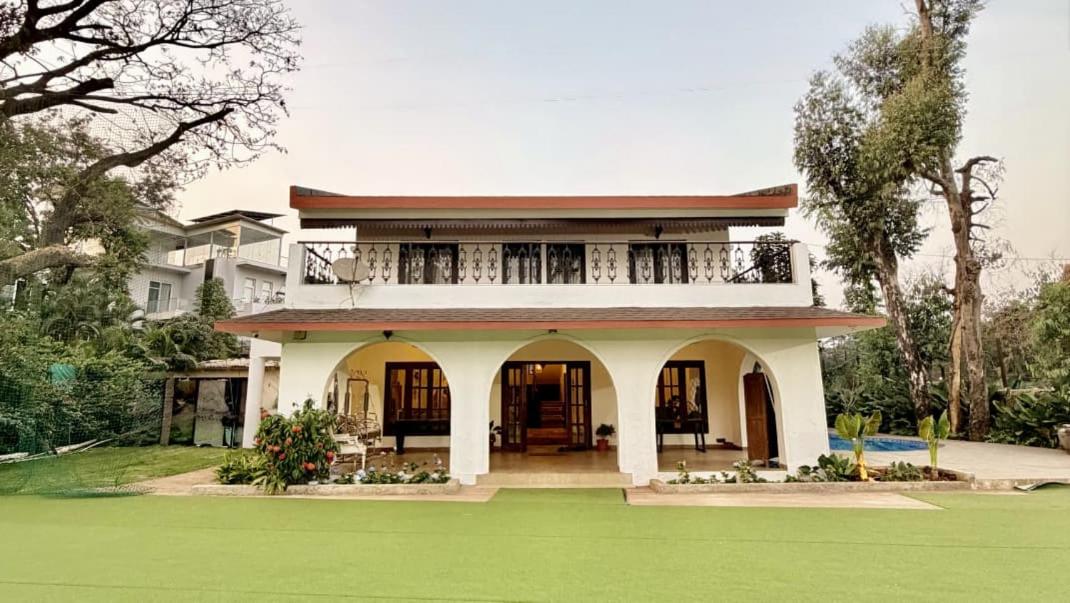 Bliss Vintage 4BHK with Truf By Stay Vihana - Chambres d'hôtes Lonavla