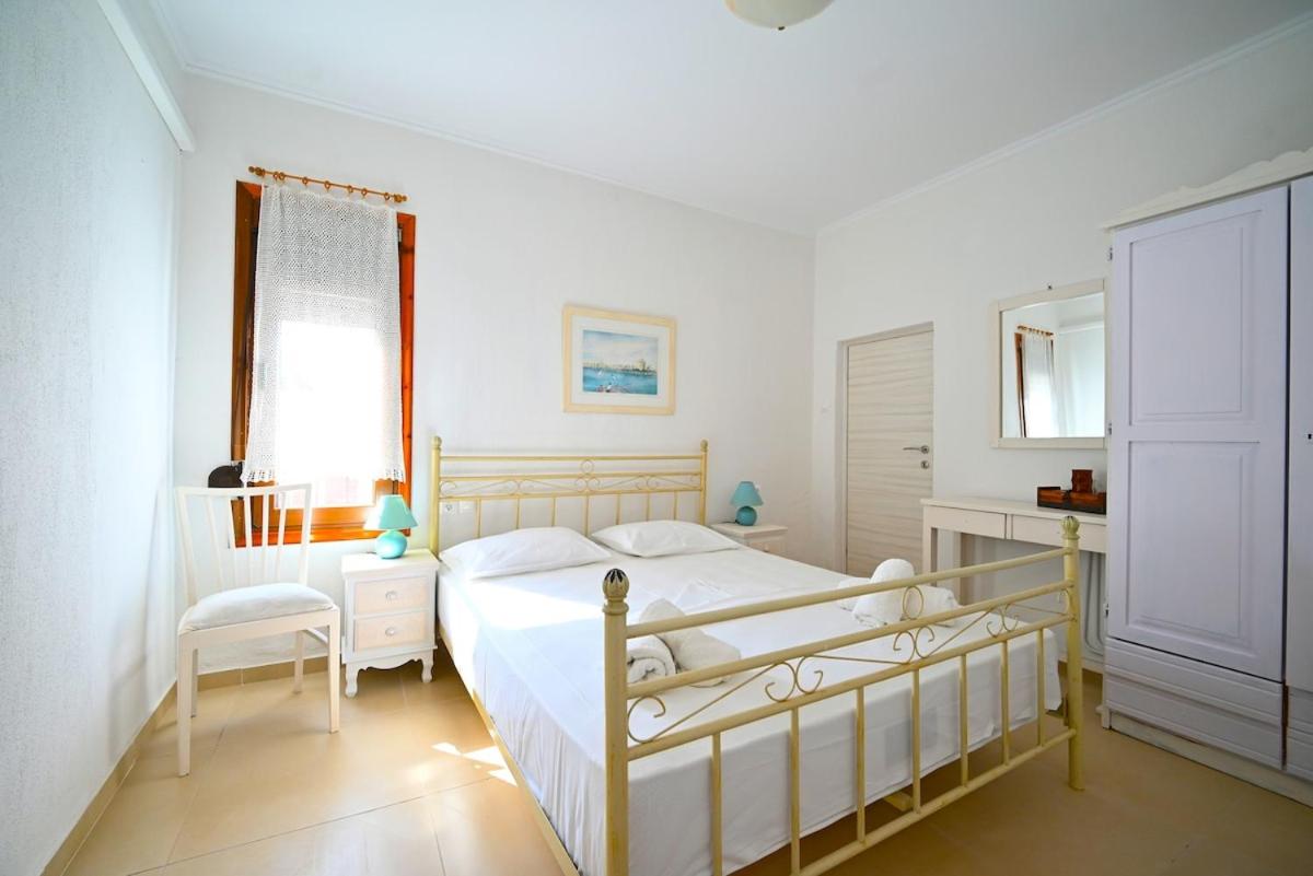 Ferienhaus ATHOS SHADOW 3 am Meer - B&B Paralia Sykias