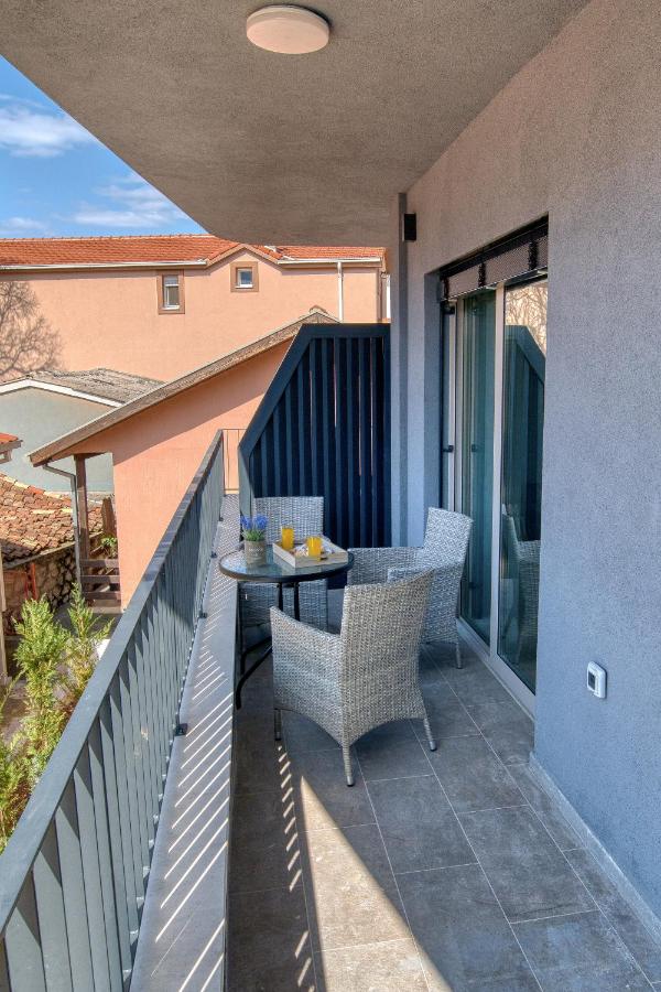 Boka Gardens Sea View Apartment 3 by MN Property - Ferienwohnung Dobrota