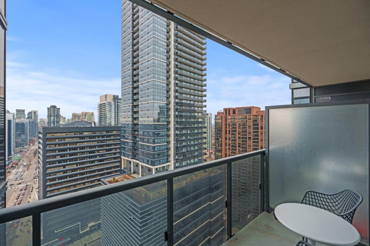 The Best Location 1 Bedroom Condo in the Heart of Downtown Toronto - Chambres d'hôtes Toronto
