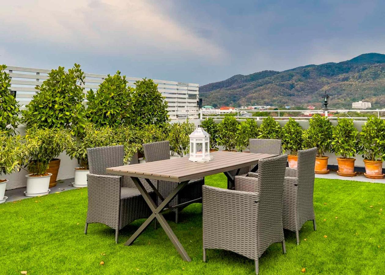 Sky Living Penthouse with Mountain Views and Rooftop - B&B Chiang Mai