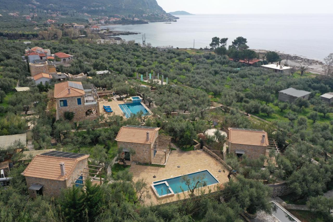 Pantazi Cottage Bee- Private Stay with Shared Pool - B&B Aghios Nikolaos
