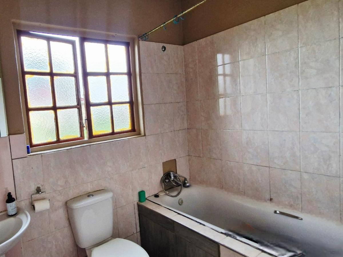 Chambre Simple avec Salle de Bains Commune