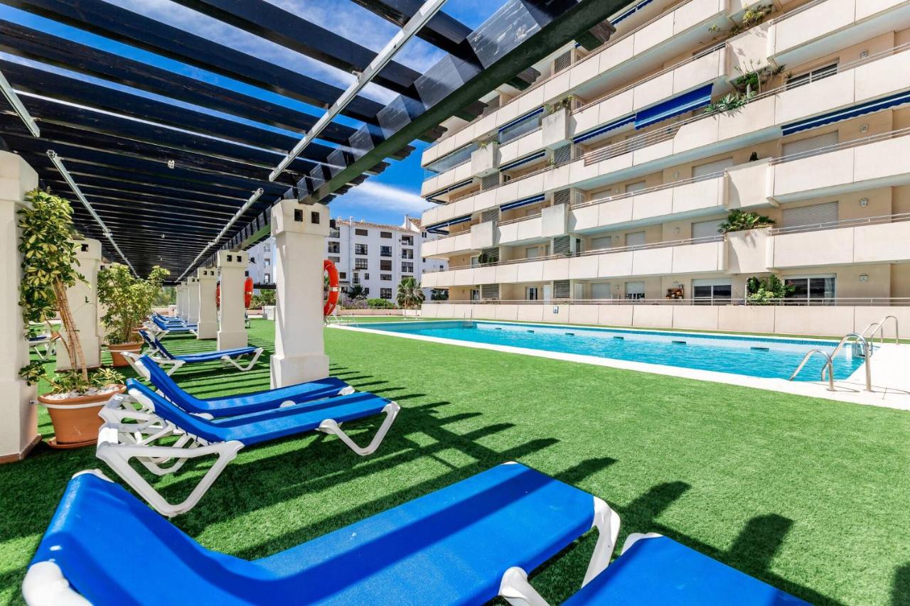 Bright apartment in the heart of Puerto Banus - Chambres d'hôtes Marbella
