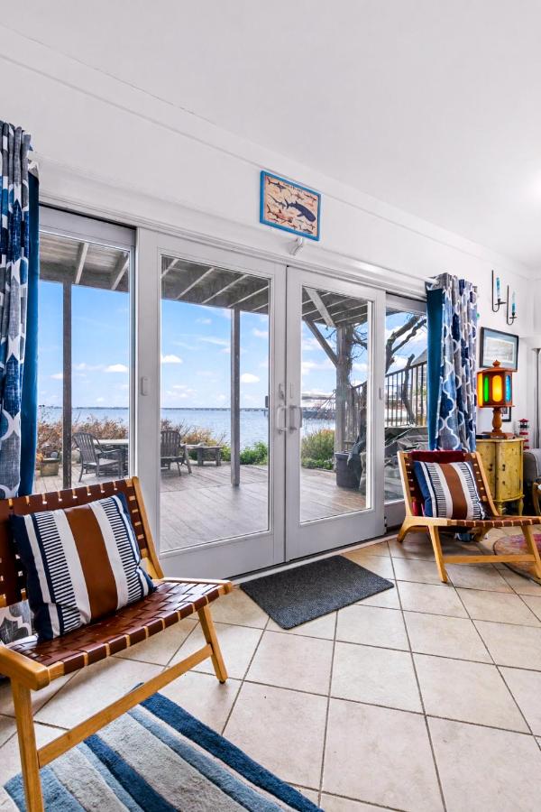Beachfront Condo - Prime Commercial St Location - B&B Provincetown