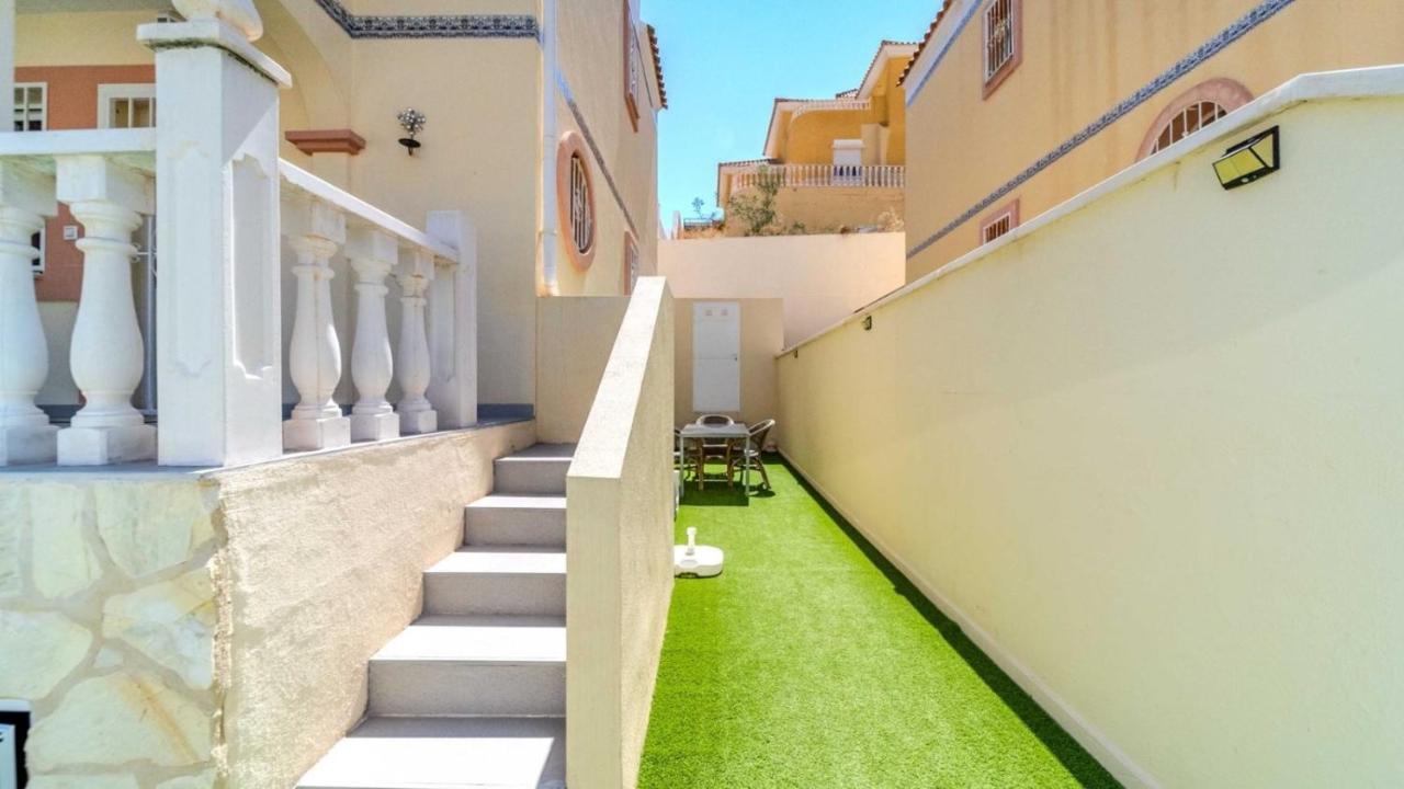 Villa Martin Stay with Private Pool & Terrace - B&B Orihuela Costa