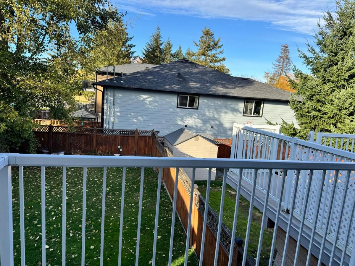 Modern 2-Bed, 2-Bath Main Suite in Langford - Chambres d'hôtes Victoria