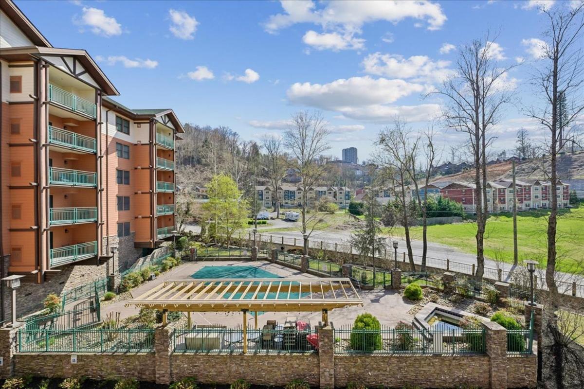 Baskins Creek 206 - Bed and Breakfast Gatlinburg