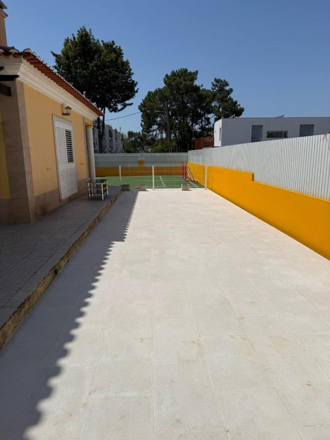 Pool, BBQ & Soccer Villa - Chambres d’hôtes Aroeira