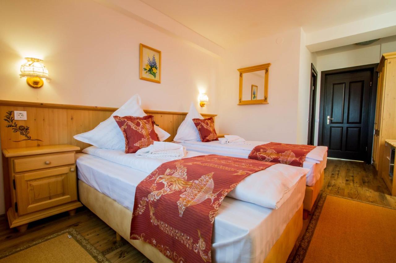 Camera Matrimoniale/Doppia con Letti Singoli con Balcone 