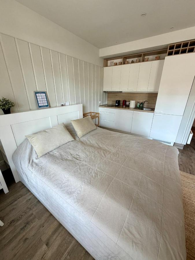 Preila Stay - Serenity, Pine Trees & the Curonian Lagoon - B&B Nida