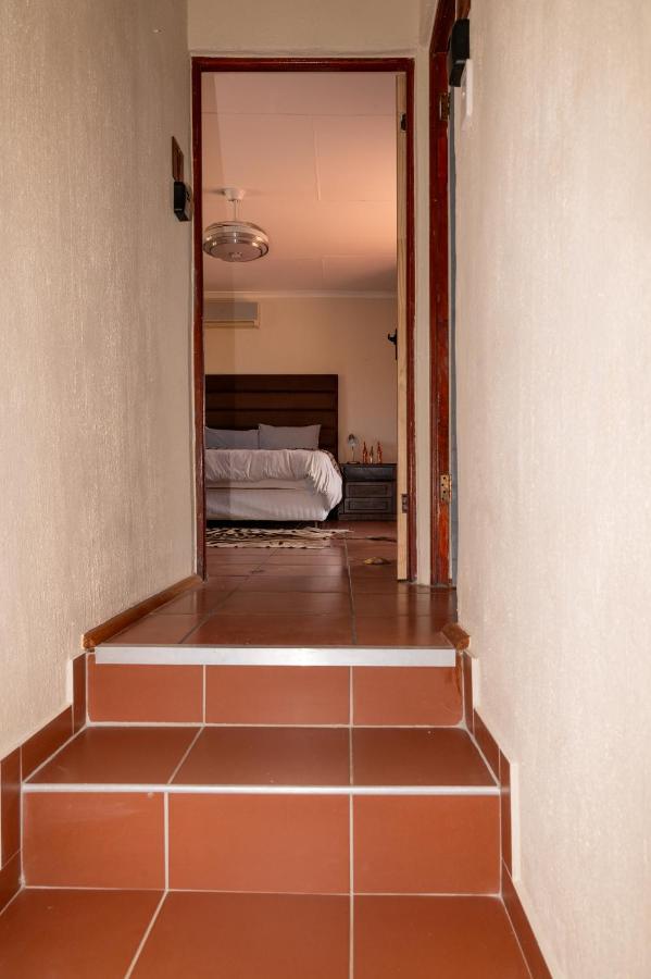 Hoedspruit Wildlife Estate (Indlovu Lodge 266) - B&B Hoedspruit