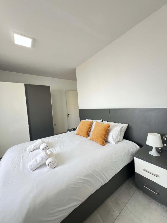 Swieqi Modern 3 BDR Flat by PMI Malta - B&B Swieqi