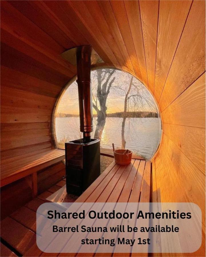 Arbutus Lake-Pine Forest-Pontoon Rentals - Bed and Breakfast Traverse City