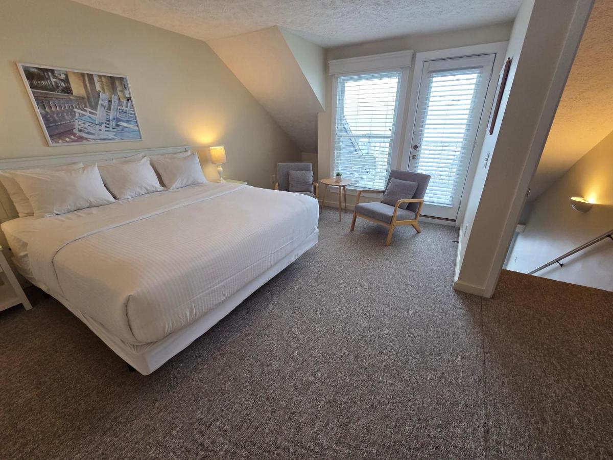 North Shore Inn TC 307 - B&B Traverse City