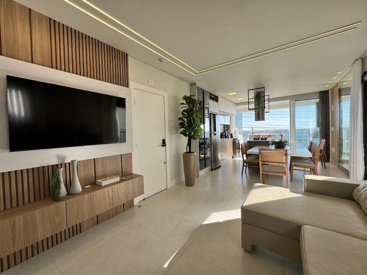 Sonho de Palmas 101 - Apartamento de frente para o mar na deslumbrante praia de Palmas, com 3 dormitórios, sendo 2 suítes. - B&B Governador Celso Ramos