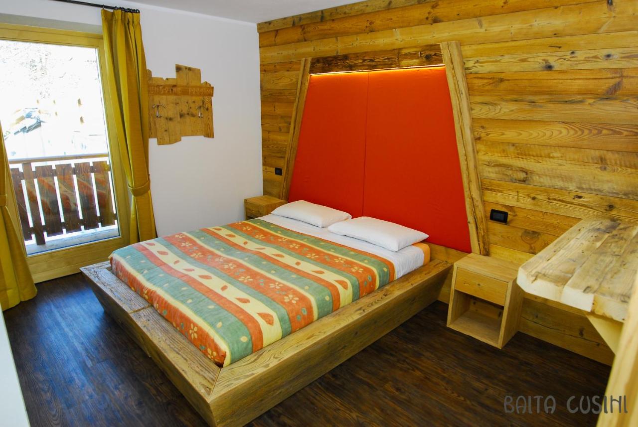 Superior One-Bedroom Apartment (2 Adults)