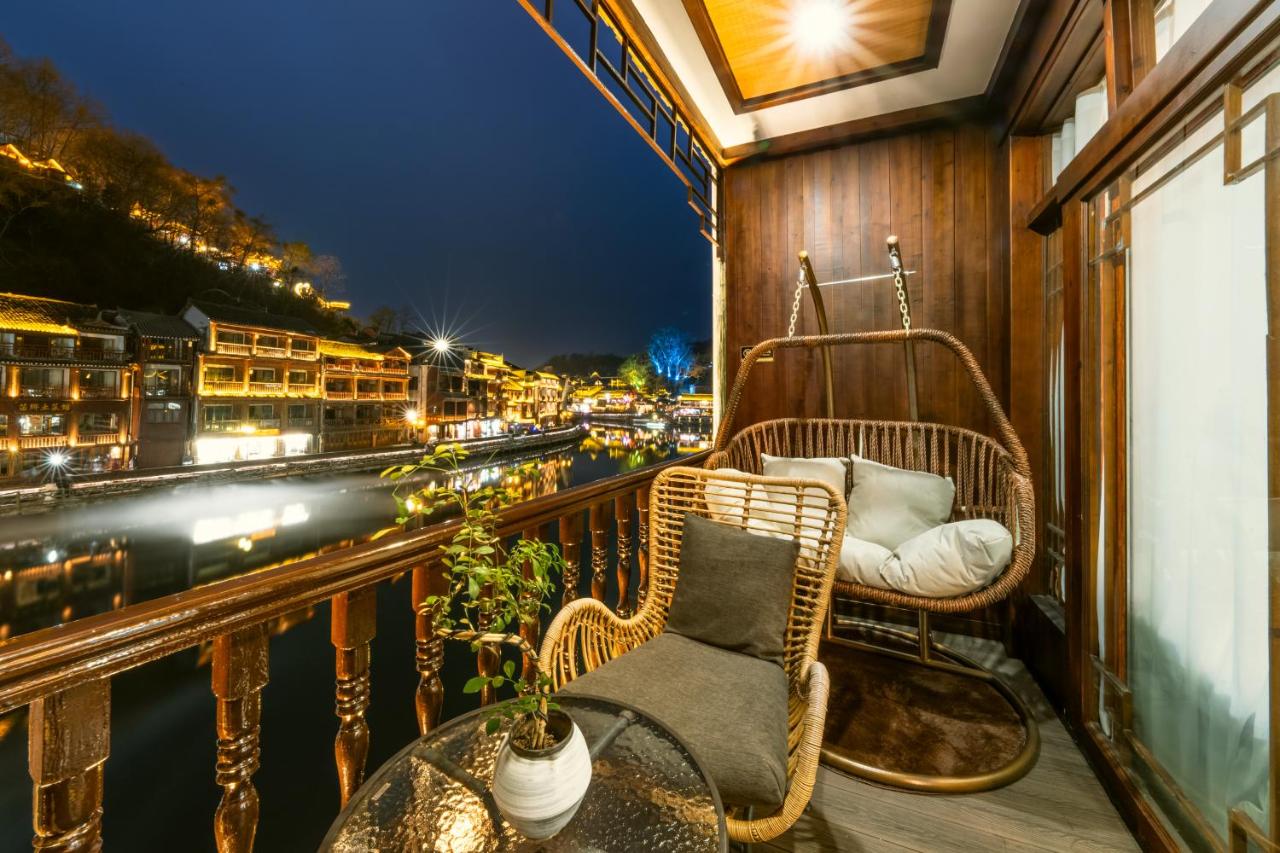 Zweibettzimmer mit Balkon