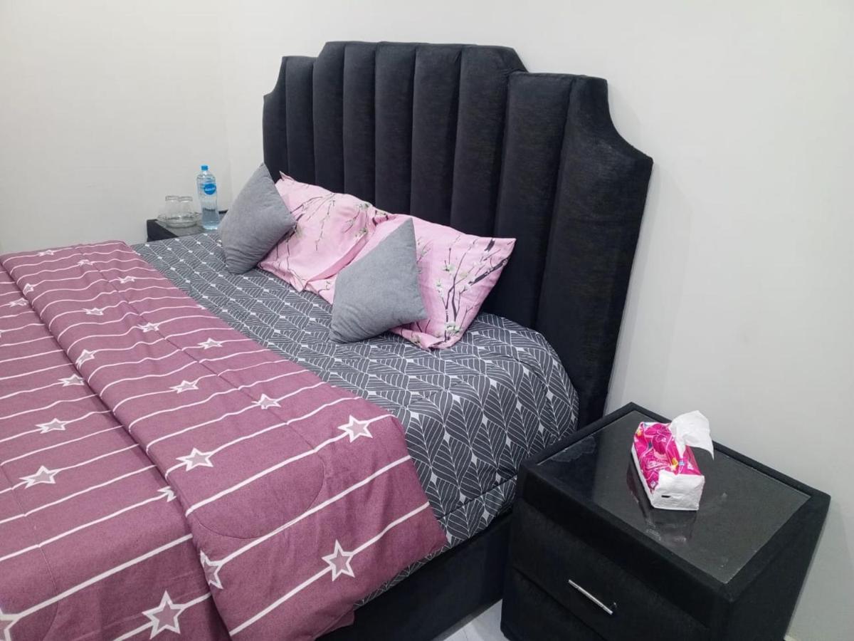 Oramin Rooms - B&B Lahore