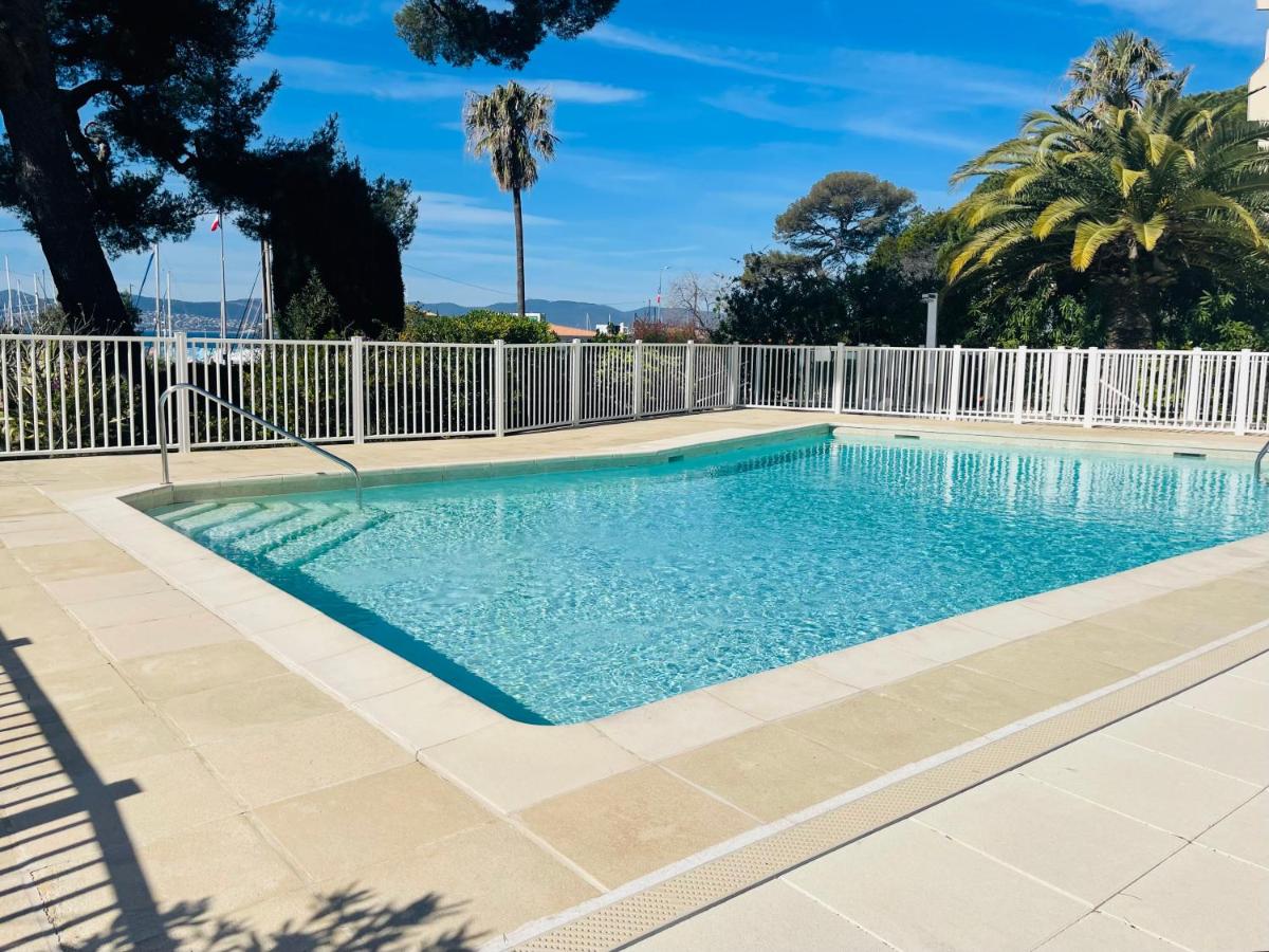 Très bel appartement face au port Santa -Piscine - Chambres d'hôtes Saint-Raphaël