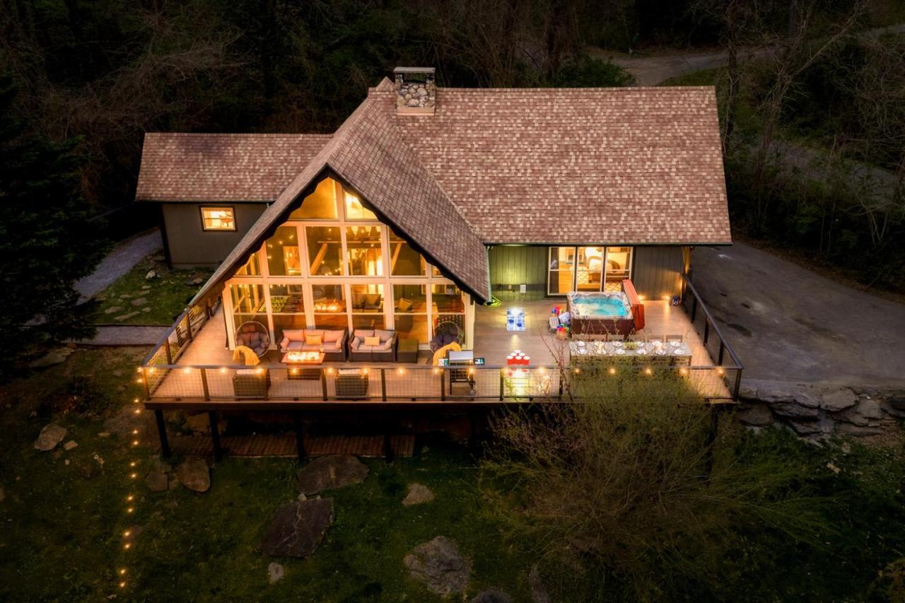 5 CabinHotTubFirePitGameRmPlayRmGburg7min - B&B Gatlinburg