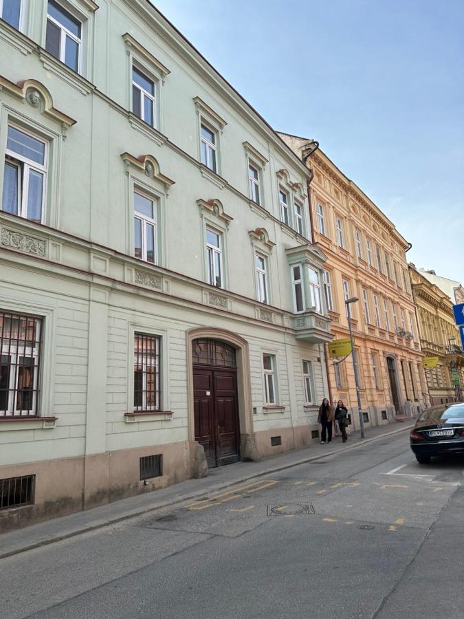 Apartment Green House - Old Town - Chambres d’hôtes Bratislava
