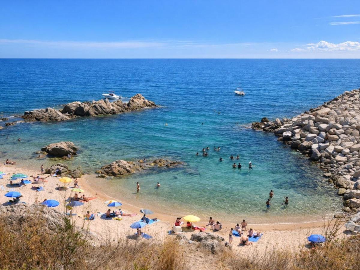 Ample Port Marina - B&B Palamós