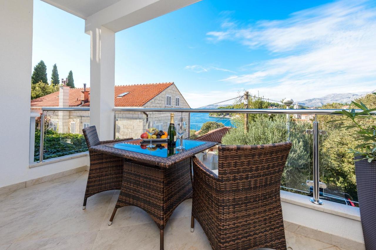 Studio with Balcony and Sea View (2 Adults)