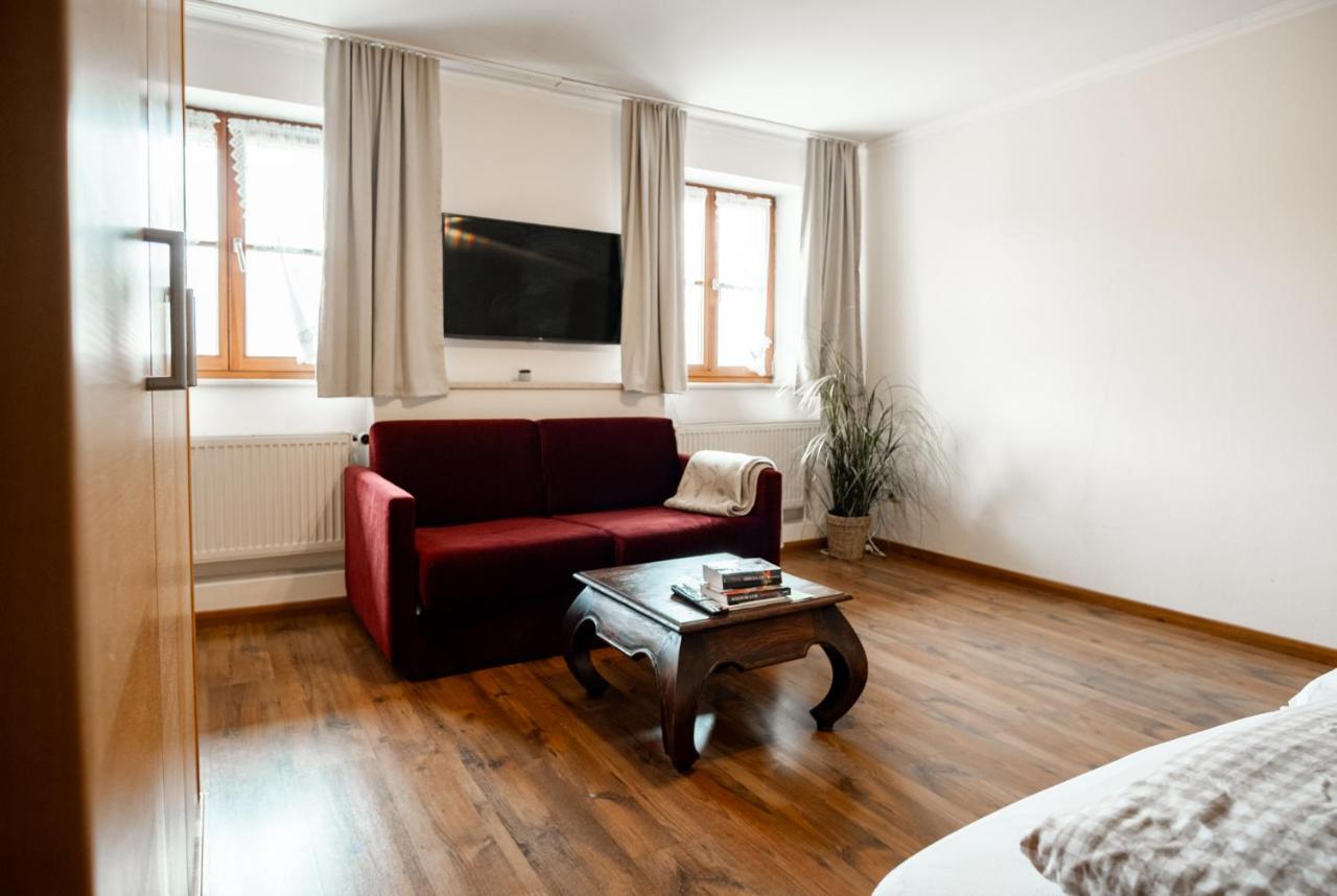 Ferienwohnungen Steinbacher - B&B Vogtareuth