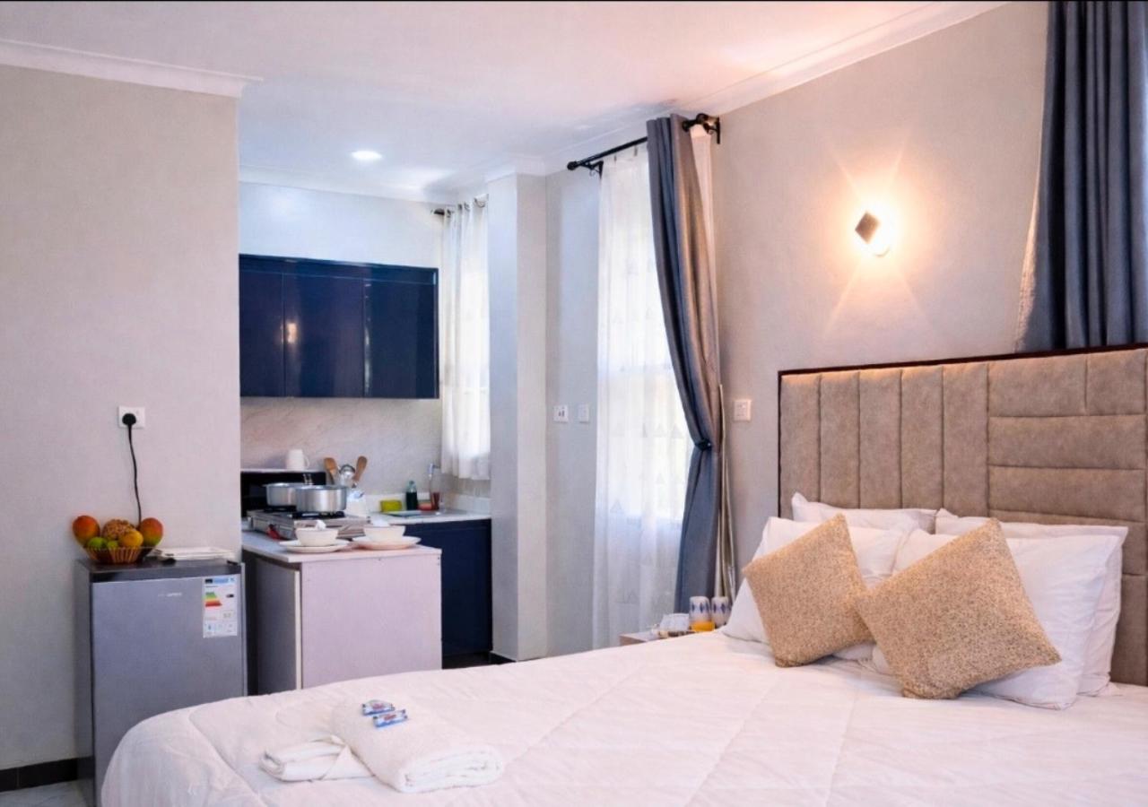 Luxury Studio in Munyonyo with Airport Road Access - Bed and Breakfast Kampala