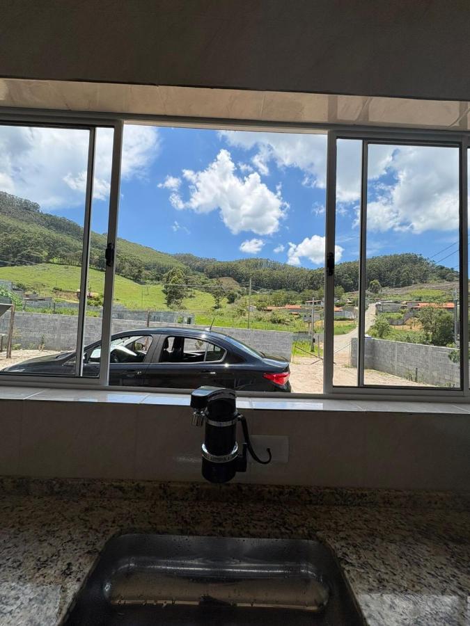 Casa nova em área rural ideal para quem procura tranquilidade fica na Estrada do Pesqueiro a aproximadamente 20 km do centro e do parque de eventos de Extrema mais ou menos a 30 minutos de carro por um acesso todo asfaltado - B&B Extrema