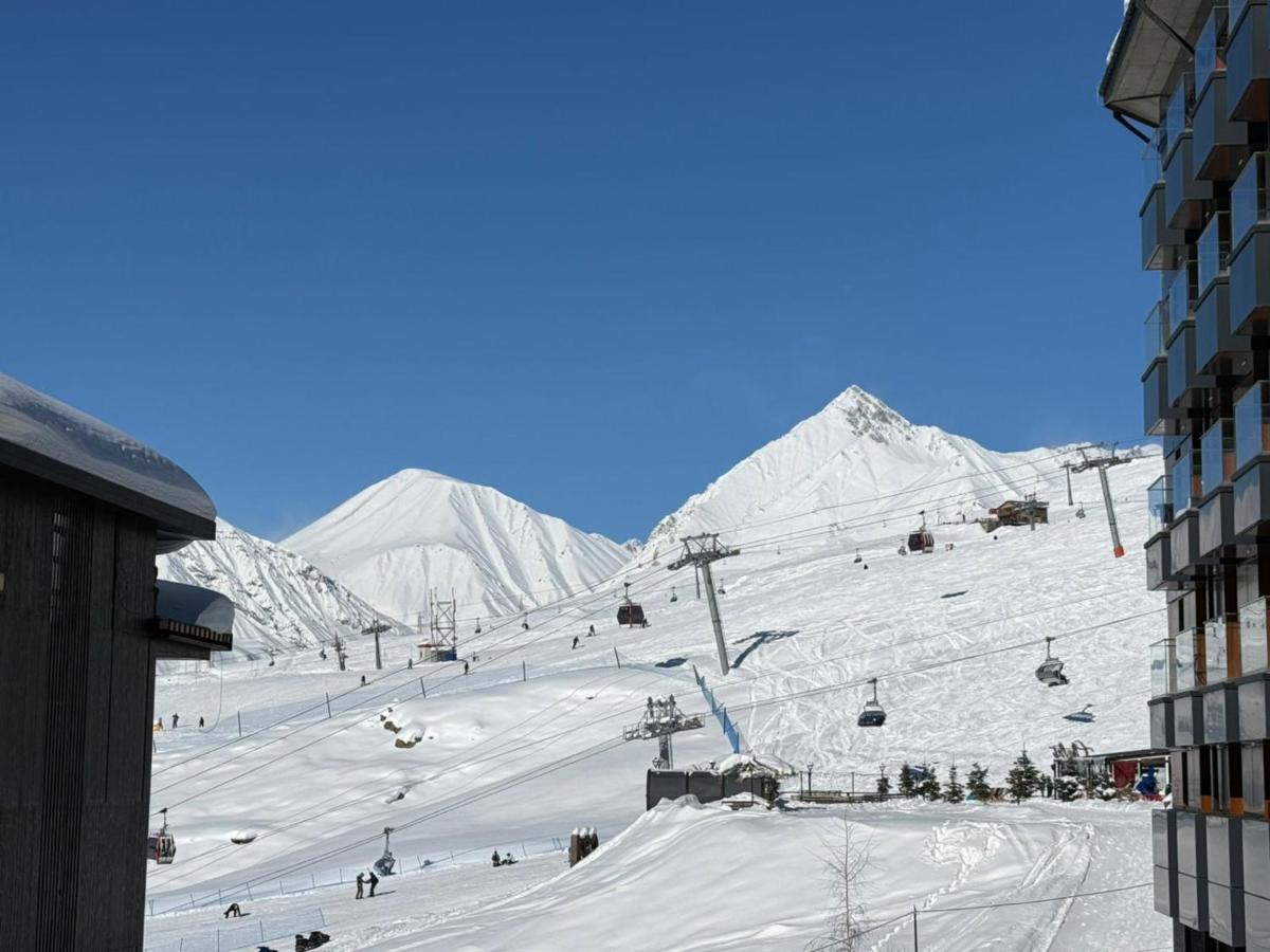 Premium New Gudauri Apartments with Balcony & Gondola Views - Bed and Breakfast Gudauri